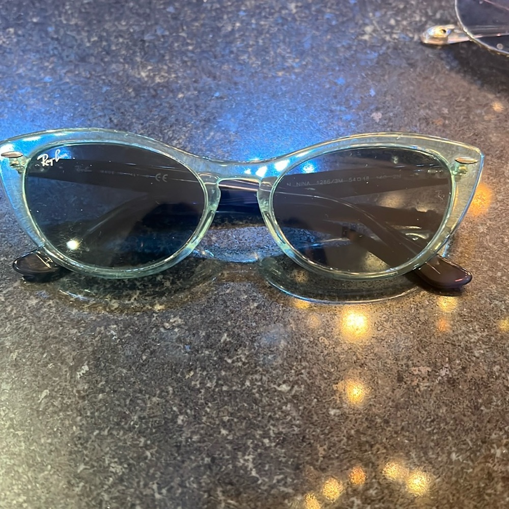 Ray ban